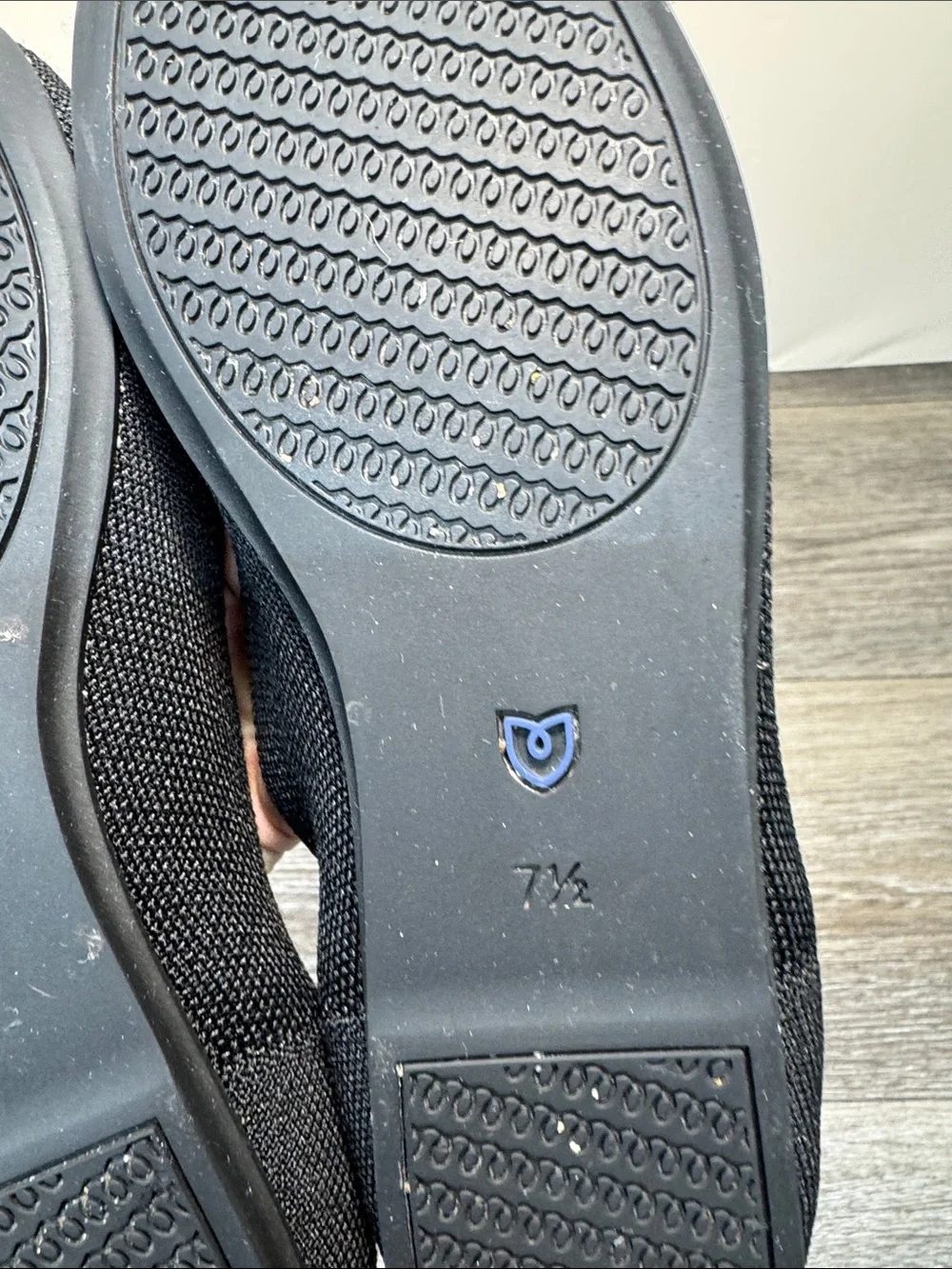 Rothy's Black Flats with Blue Trim SZ 7.5 (h66)